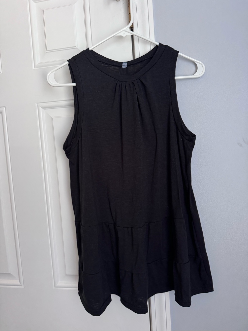 Women’s Boutique Black Sleeveless Tunic Top